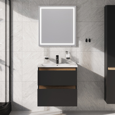 82 157 040