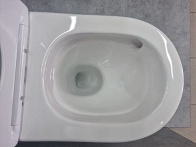 32 735 323